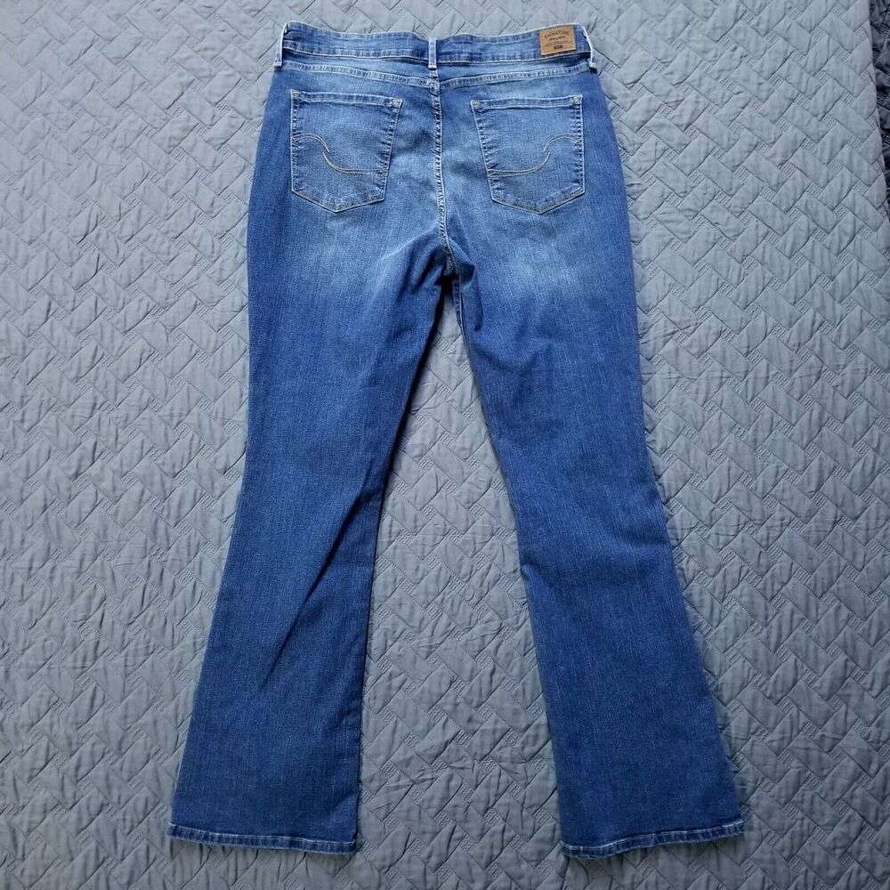 Levis Signature Jeans Womens 16M 33x32 Blue Mid Rise Bootcut Dark Wash Denim - Picture 2 of 12